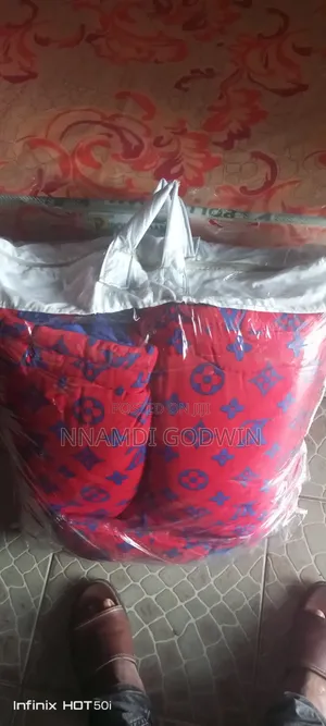 Duvet Set With Massive Bed Sheets