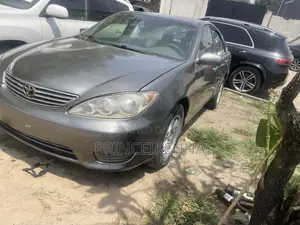 Toyota Camry 2005 Gray