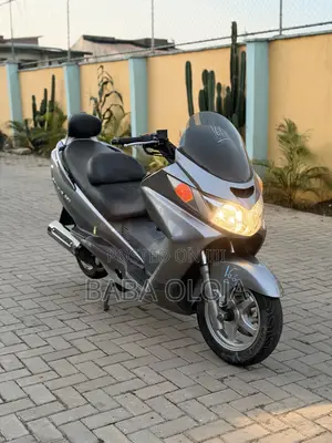 Suzuki Burgman 2015 Gray