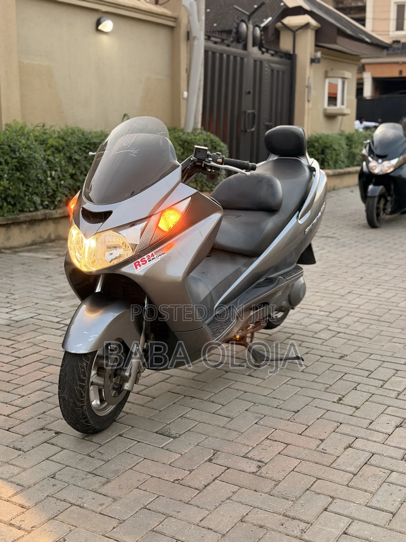 Suzuki Burgman 2015 Gray