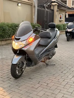 Suzuki Burgman 2015 Gray