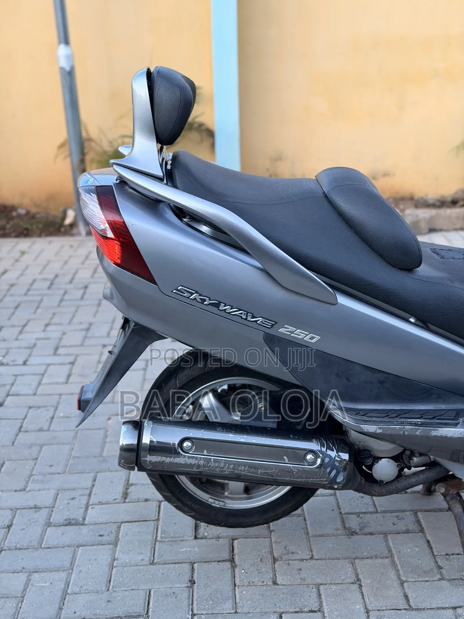 Suzuki Burgman 2015 Gray