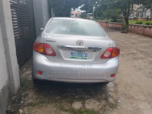 Toyota Corolla 2010 Silver