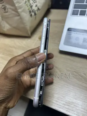 Apple iPhone XR 128 GB White