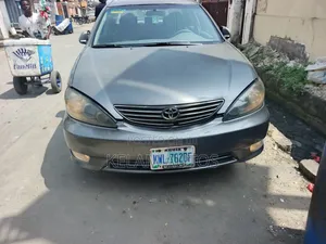 Toyota Camry XLE 4dr Sedan (2.4L 4cyl 5A) 2006 Gray