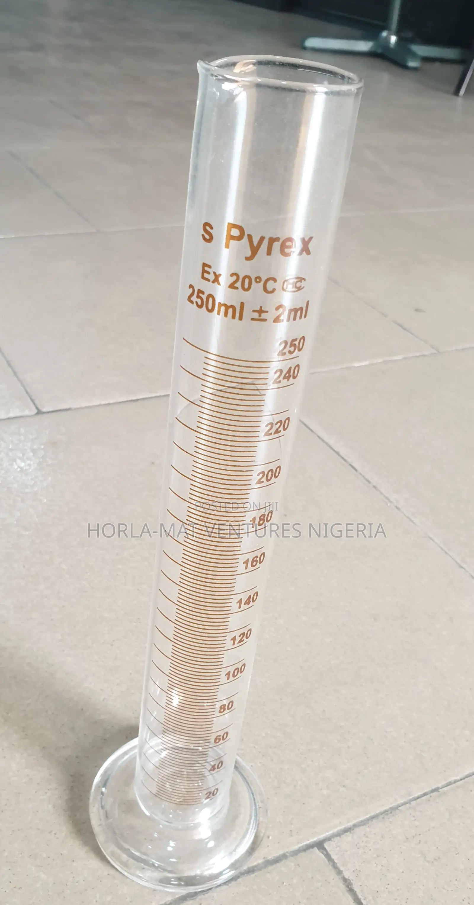 Measuring Cylinder (Glass) (250ml)