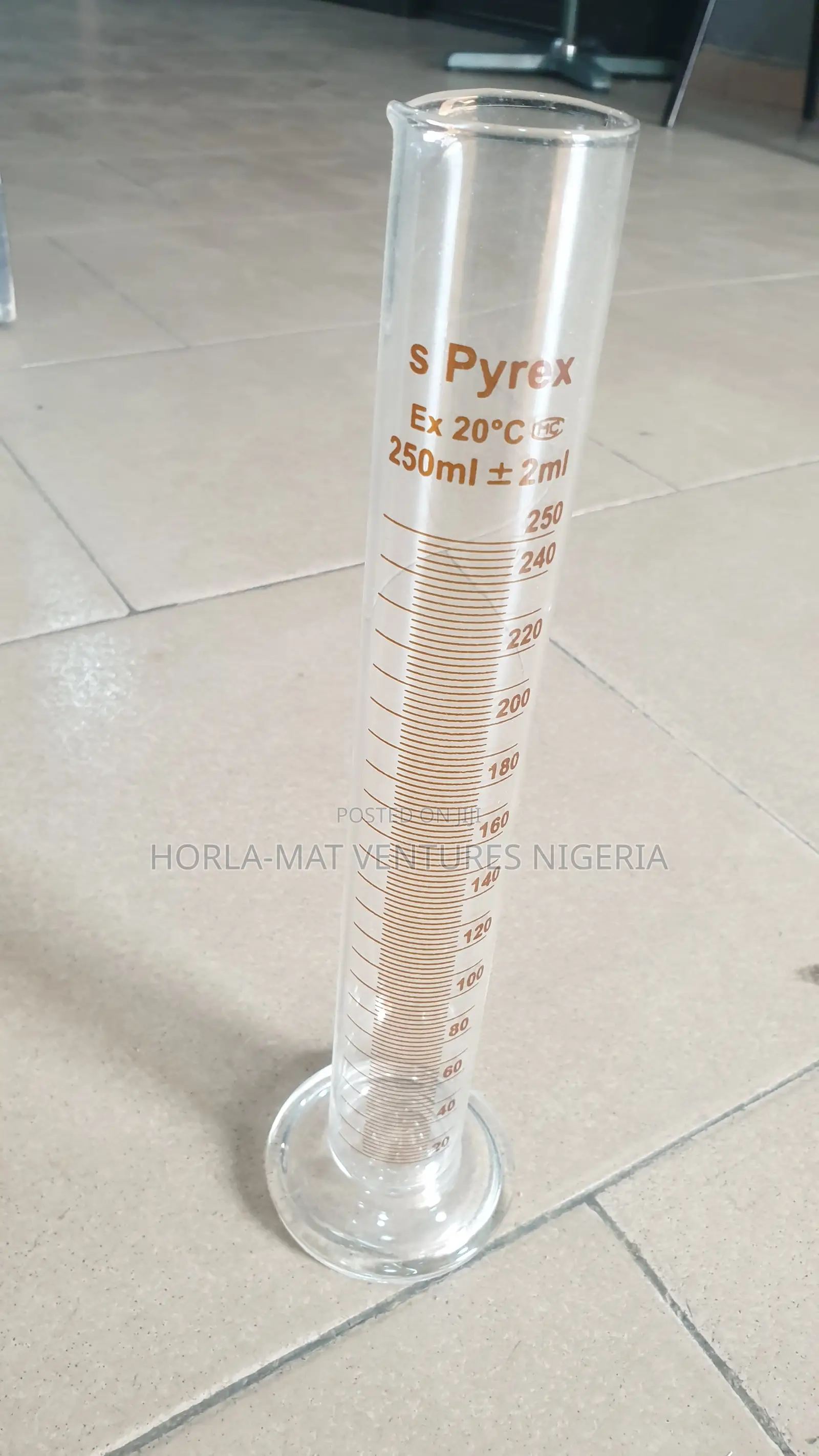Measuring Cylinder (Glass) (250ml)