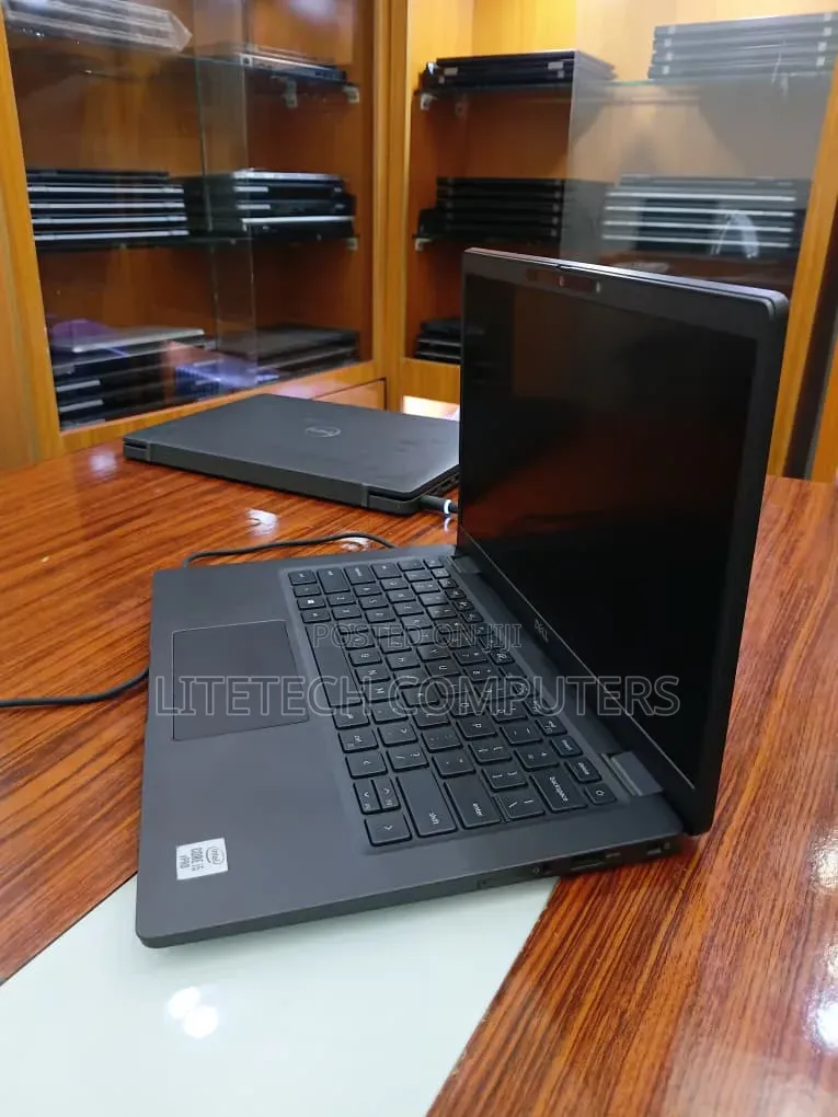 Laptop Dell Latitude 7310 16GB Intel Core i5 SSHD (Hybrid) 256GB