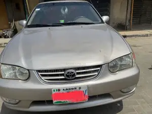 Toyota Corolla 2002 Gold