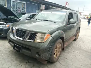 Nissan Pathfinder 2006 Green