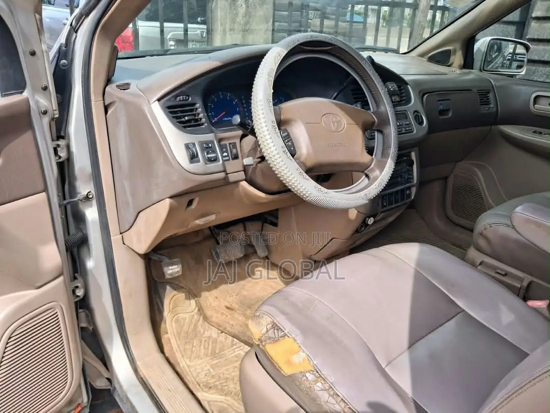 Toyota Sienna 2003 Silver