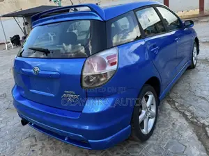 Toyota Matrix XR Hatchback FWD (1.8L 4cyl 4A) 2007 Blue
