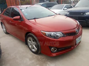 Toyota Camry SE 4dr Sedan (2.5L 4cyl 6A) 2012 Red