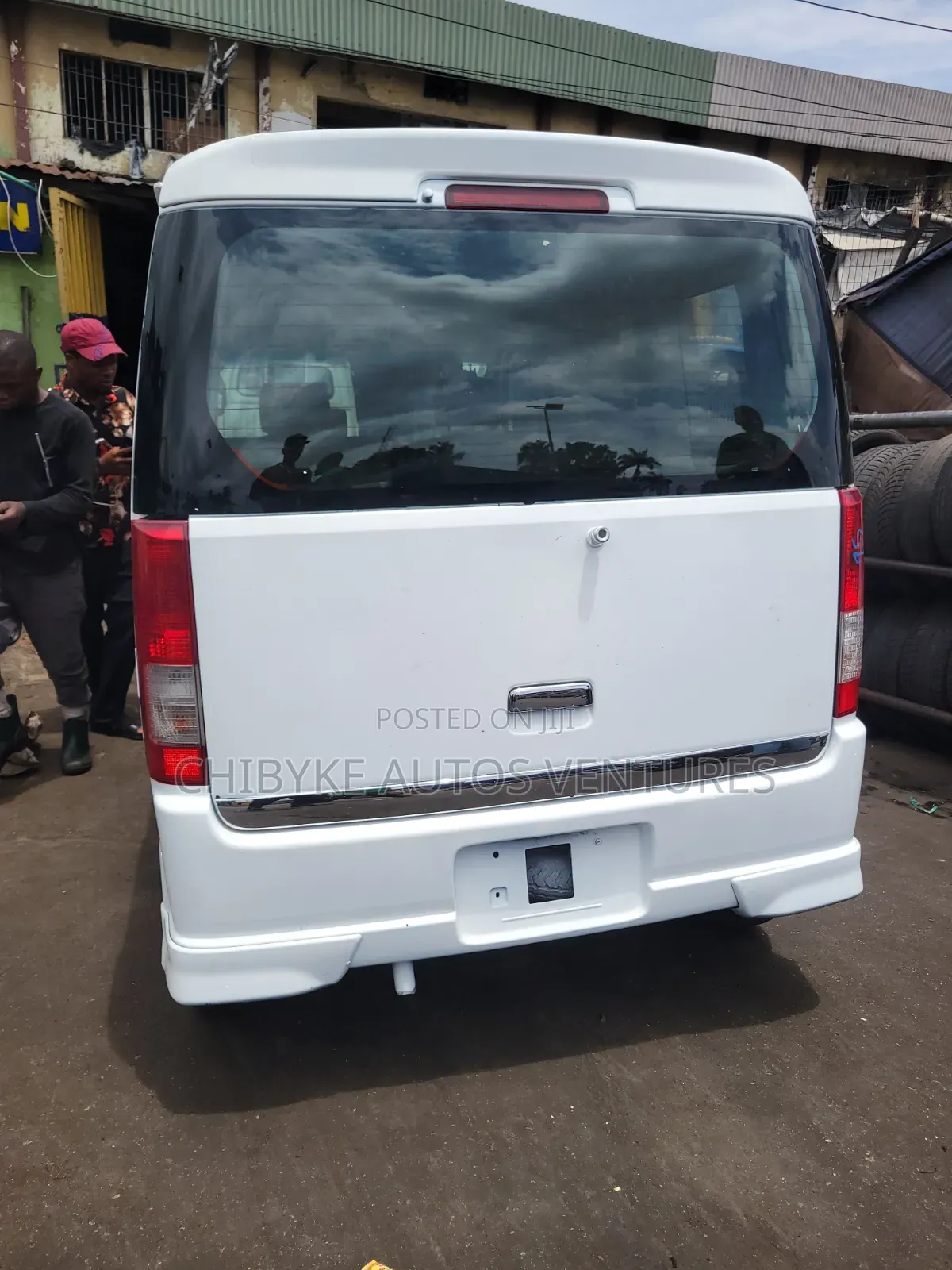 Suzuki APV Minibus 2012 White