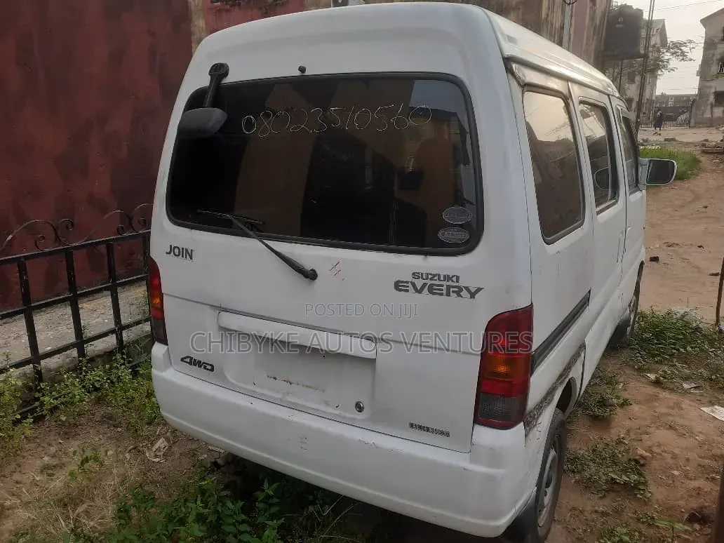Suzuki APV Minibus 2012 White