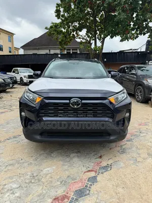 Toyota RAV4 2021 Blue