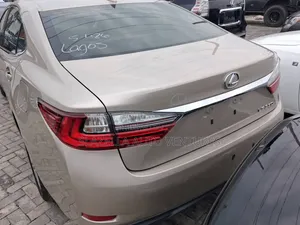 Lexus ES 2016 Gold