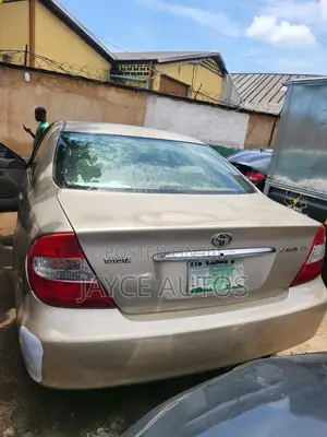 Toyota Camry 2004 Gold