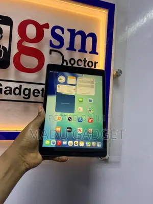 Apple iPad 10.2 (2021) 64 GB Gray