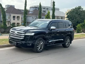 Toyota Land Cruiser LC300 2025 Black
