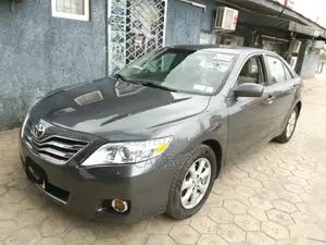 Toyota Camry 2011 Gray