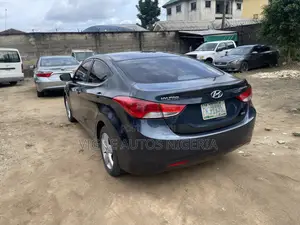 Hyundai Elantra GLS Sedan FWD (1.8L 4cyl 6A) 2013 Blue