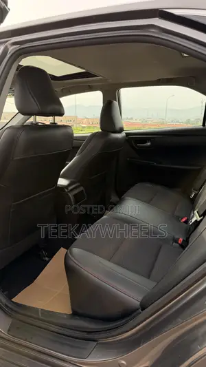 Toyota Camry SE 4dr Sedan (2.5L 4cyl 6A) 2017 Silver