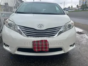 Toyota Sienna 2015 White