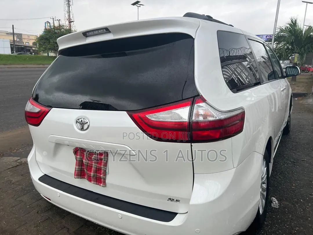 Toyota Sienna 2015 White