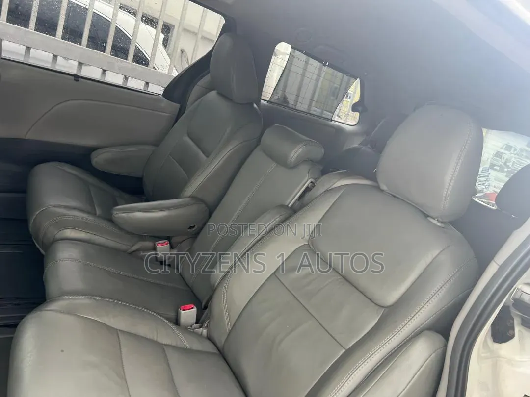Toyota Sienna 2015 White