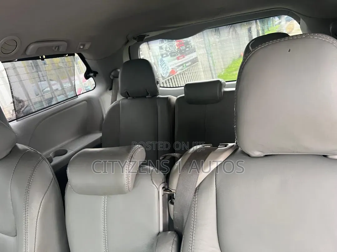 Toyota Sienna 2015 White