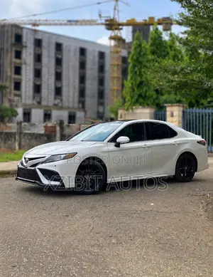 Toyota Camry XSE 2021 White