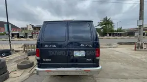 Ford E350 2005 Blue