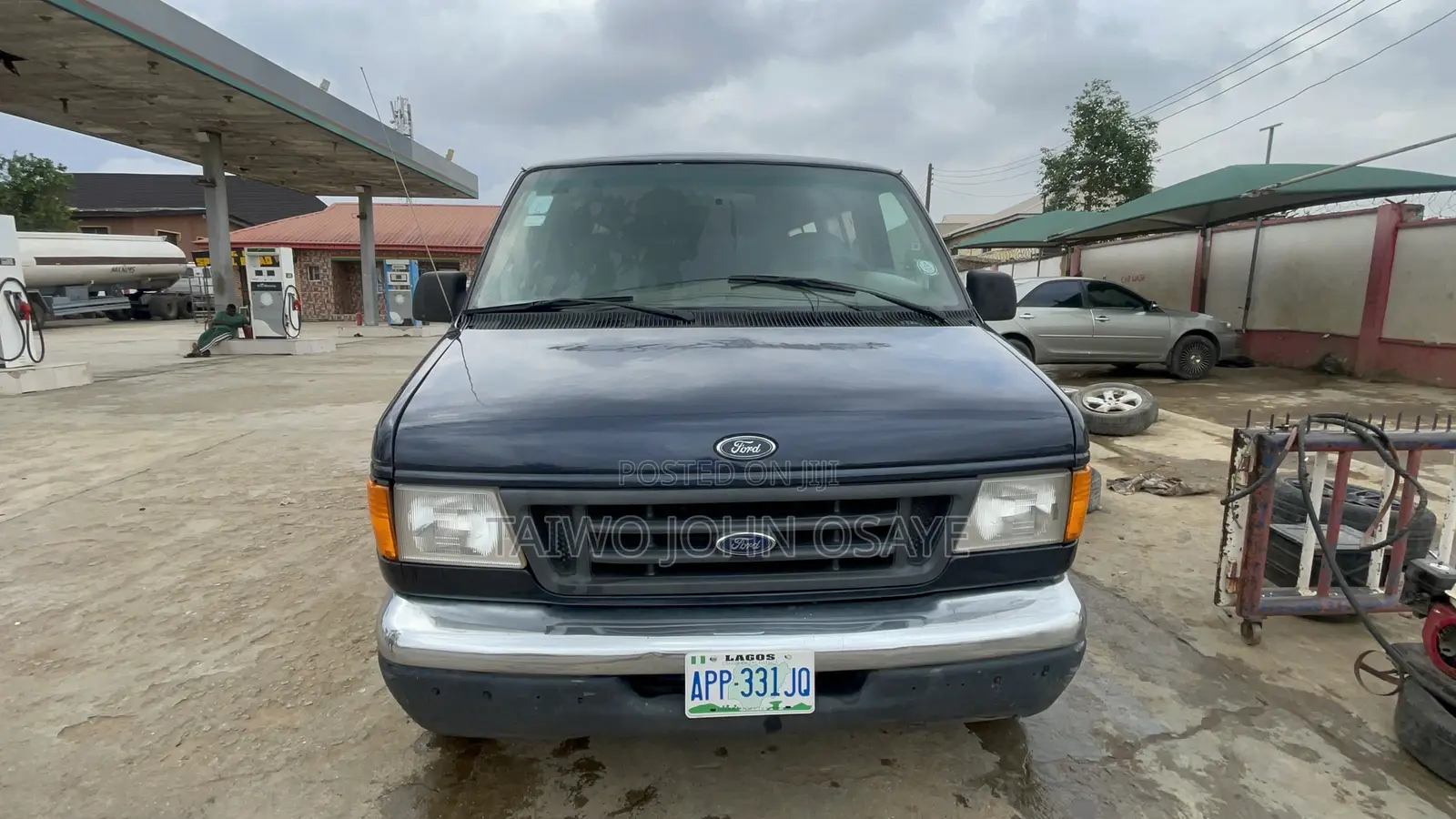 Ford E350 2005 Blue