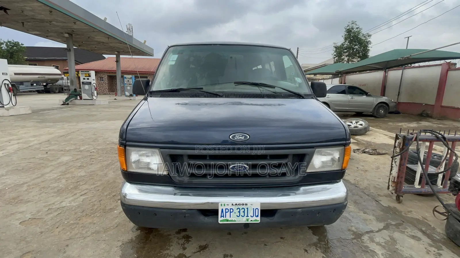 Ford E350 2005 Blue
