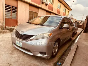 Toyota Sienna 2014 Gray