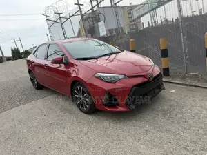 Toyota Corolla XSE (1.8L 4cyl 2A) 2018 Red