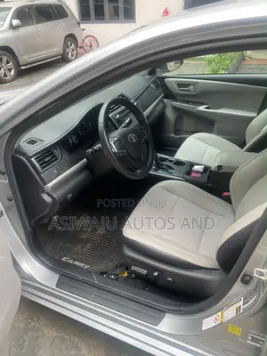 Toyota Camry SE 4dr Sedan (2.5L 4cyl 6A) 2017 Gray