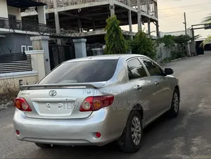 Toyota Corolla 2010 Silver