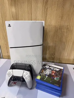 Used Ps5 Slim With 2 Pads and Games