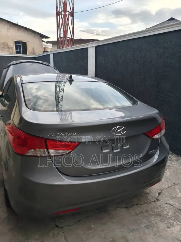 Hyundai Elantra 2013 Gray