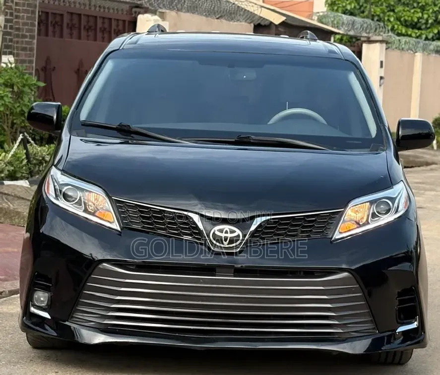 Toyota Sienna 2012 Black
