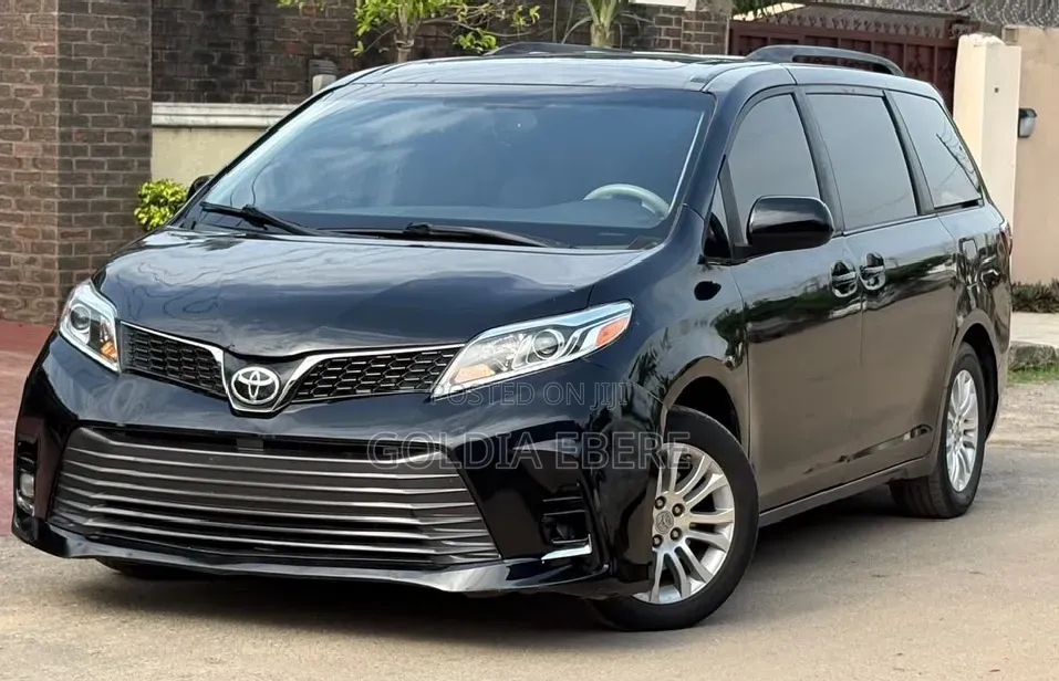 Toyota Sienna 2012 Black