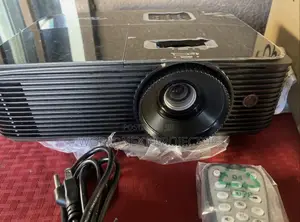 4000 Lumens Optoma Projector for Presentation Available