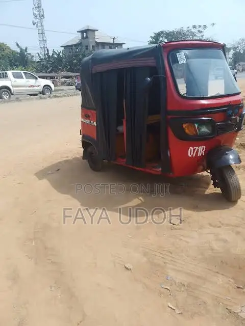 TVS King Cargo 2024 Orange