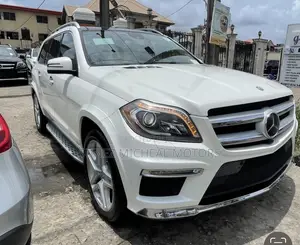 Mercedes-Benz GL-Class GL550 4MATIC 4dr SUV AWD (4.7L 8cyl Turbo 7A)