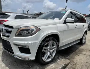 Mercedes-Benz GL-Class GL550 4MATIC 4dr SUV AWD (4.7L 8cyl Turbo 7A)