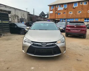 Toyota Camry 2016 Gold