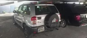 Toyota RAV4 Automatic 2004 Silver