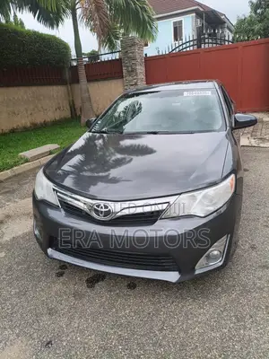 Toyota Camry XLE 4dr Sedan (2.5L 4cyl 6A) 2013 Gray